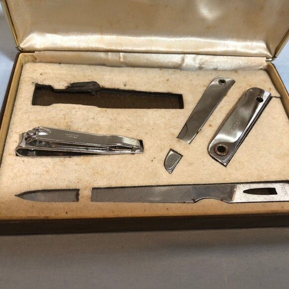 VINTAGE 4 Pc Nail Set Treasure Chest by Trim - SOME RUST #UPST - Picture 2 of 3